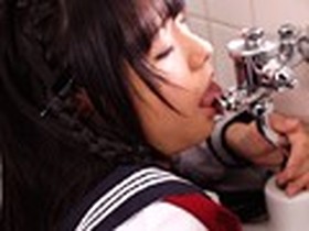 公衆便所舐めまわし 変態女子校生　サンプル画像08